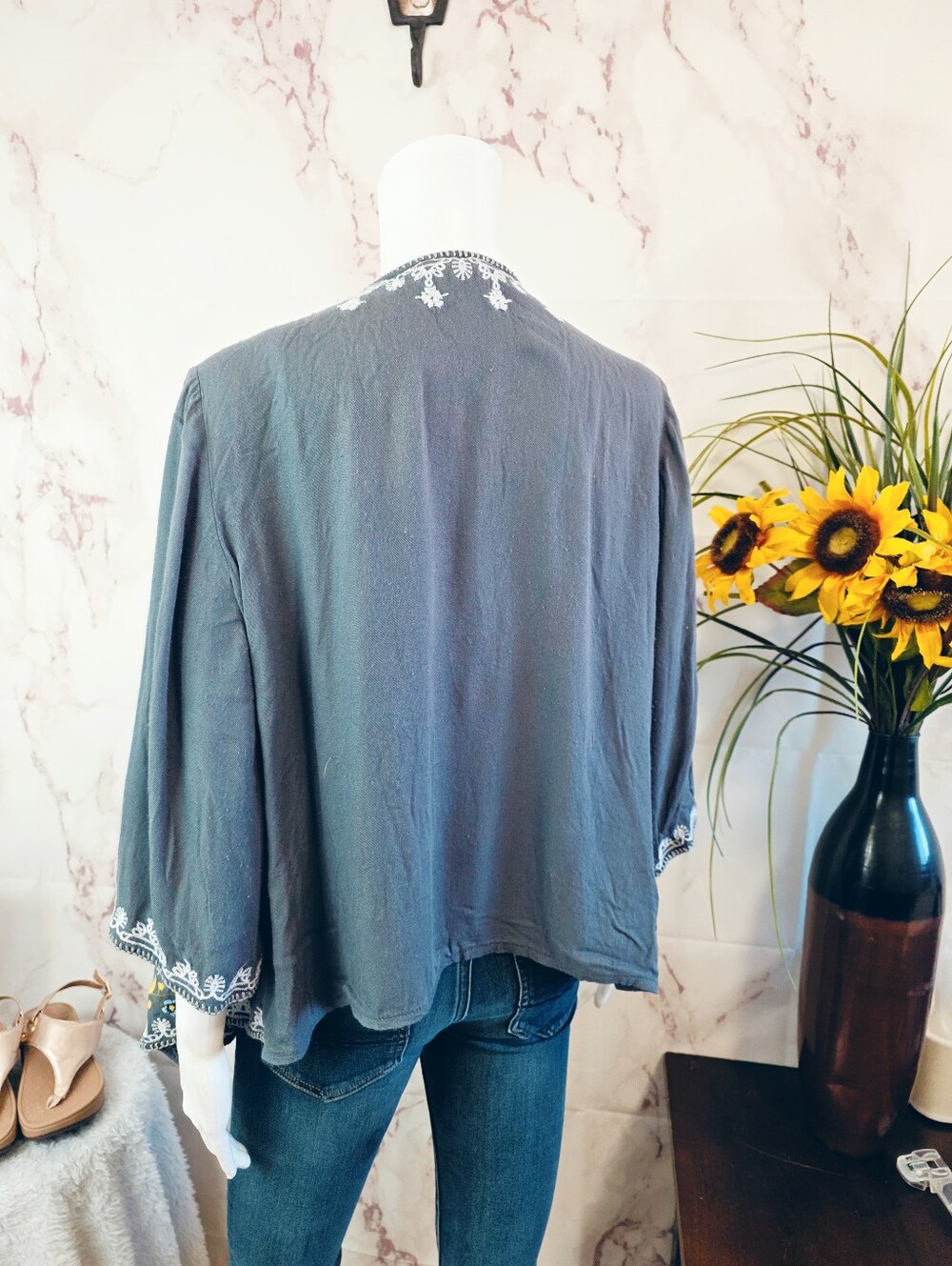 Anthropologie Solitaire Embroidered Floral Boho Kimono Cardigan Medium - Picture 5 of 7